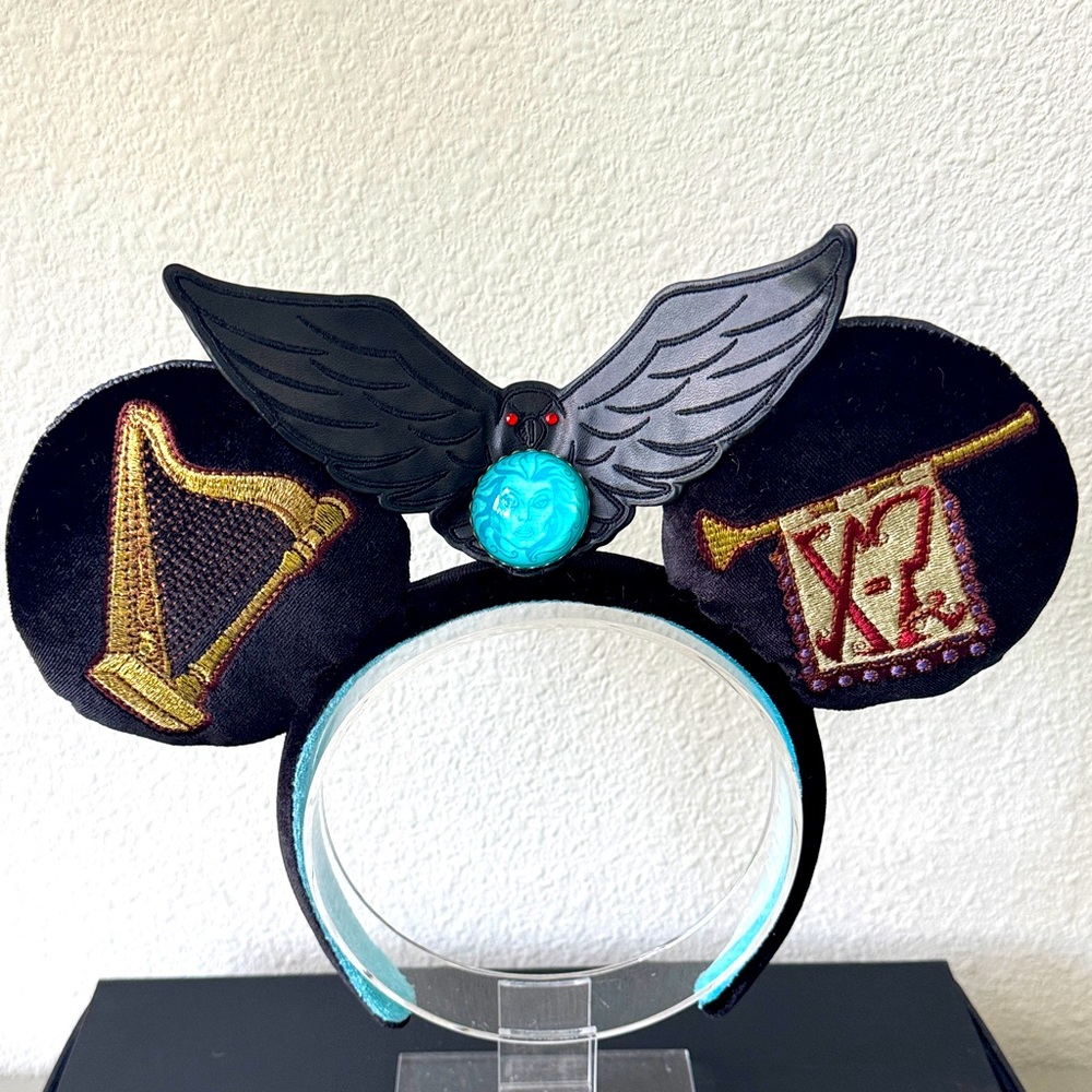 NIB Limited edition Disney Haunted Mansion ears designed by Kim Irvine.